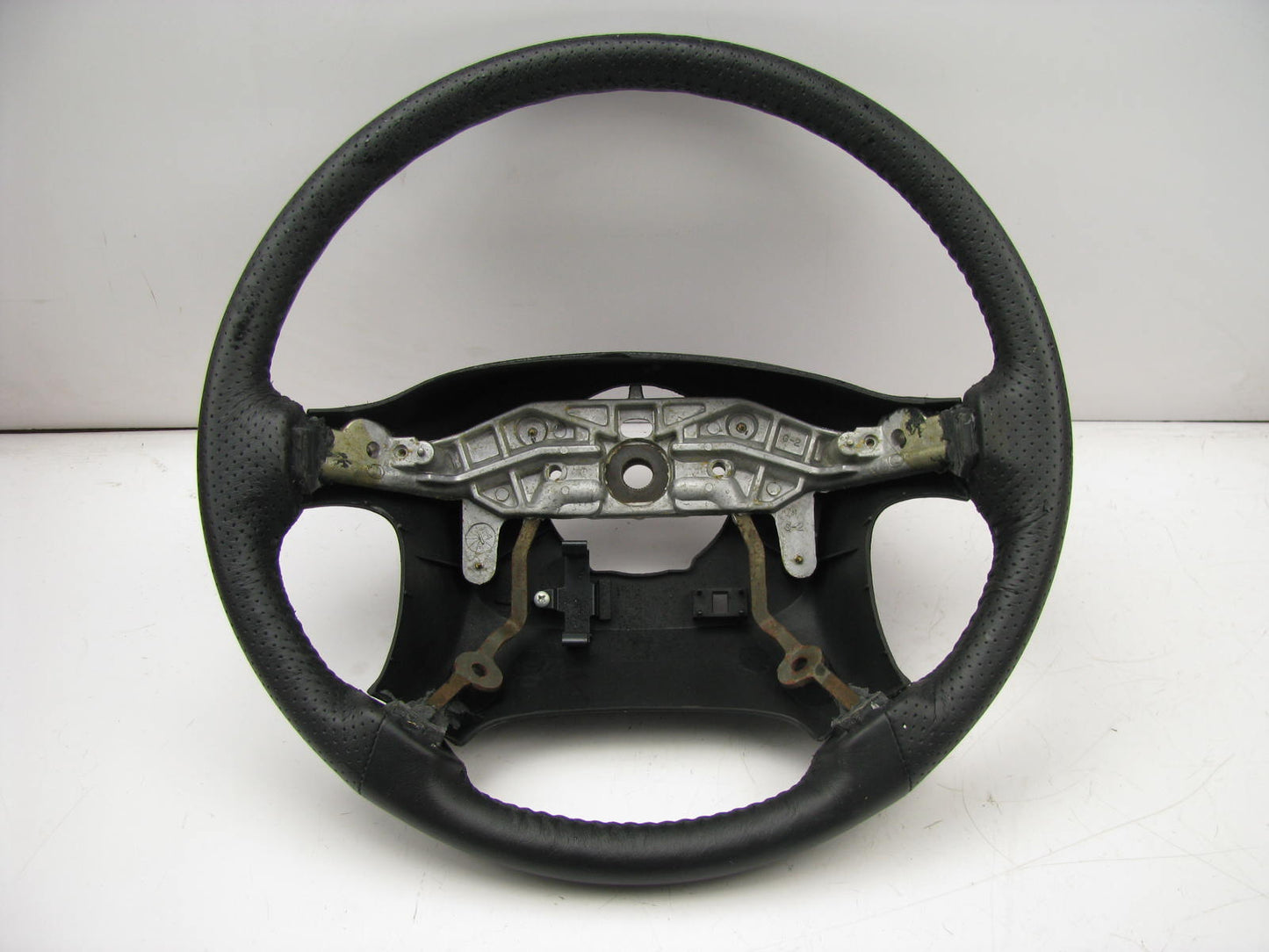 NEW UNBOX OEM FORD F32Z-3600-B BLACK Leather Steering Wheel 1993-1997 Ford Probe