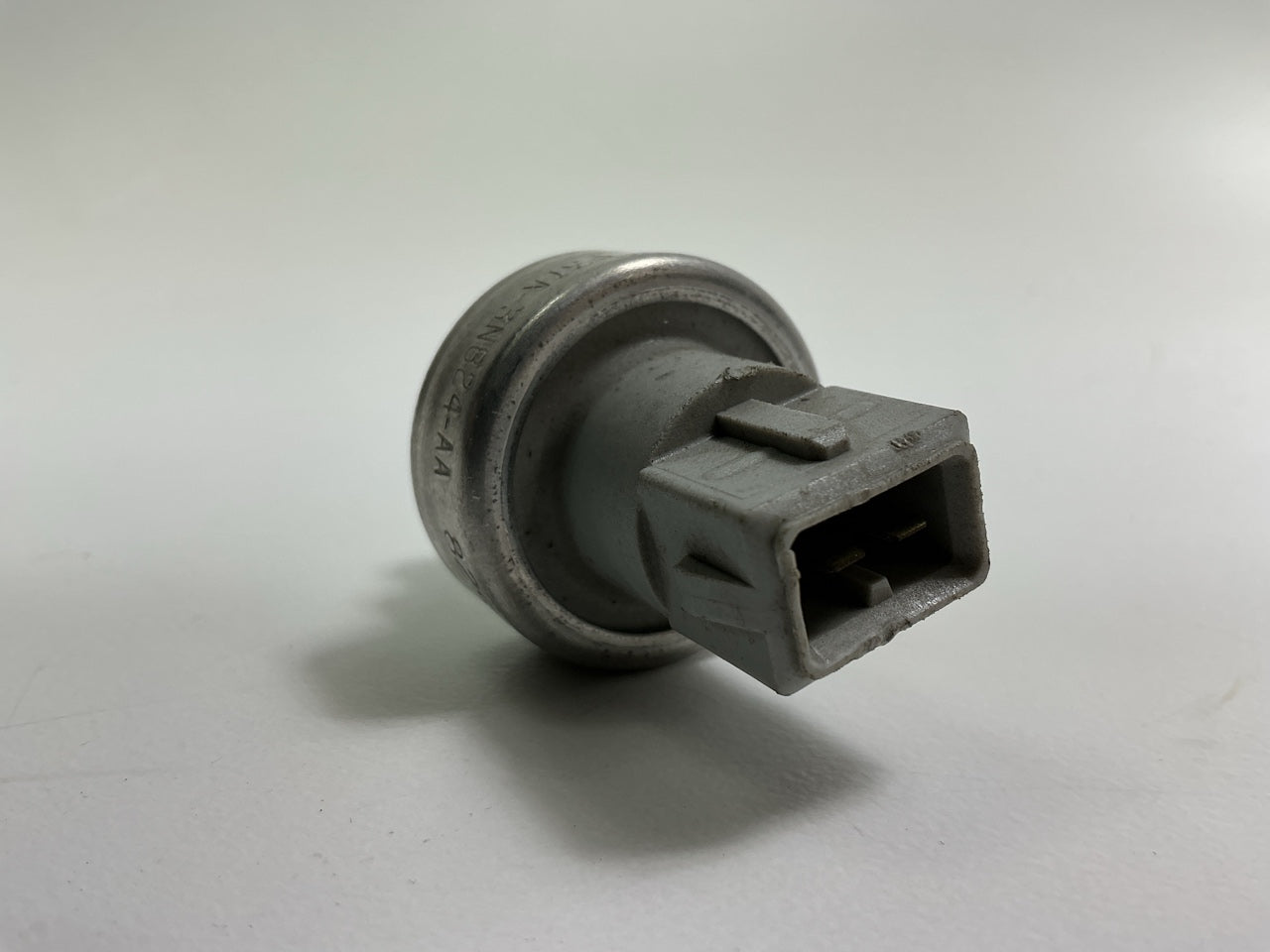 NEW - OUT OF BOX - OEM Ford F37A-3N824-AA Steering Pump Pressure Switch Solenoid