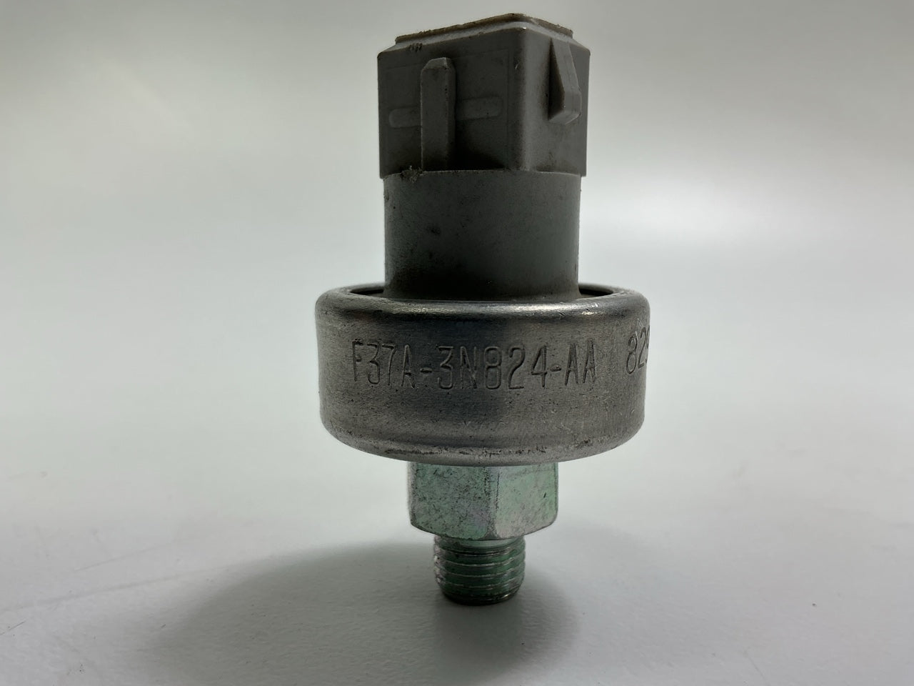 NEW - OUT OF BOX - OEM Ford F37A-3N824-AA Steering Pump Pressure Switch Solenoid