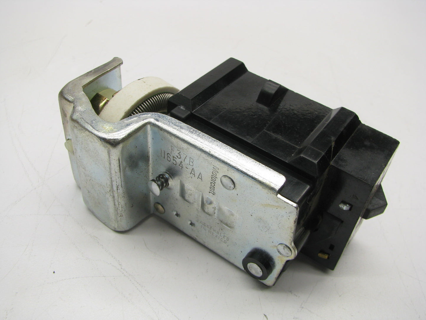 NEW - OUT OF BOX F37B-11654-AA Headlamp Headlight Switch 1993-1994 Ford Explorer