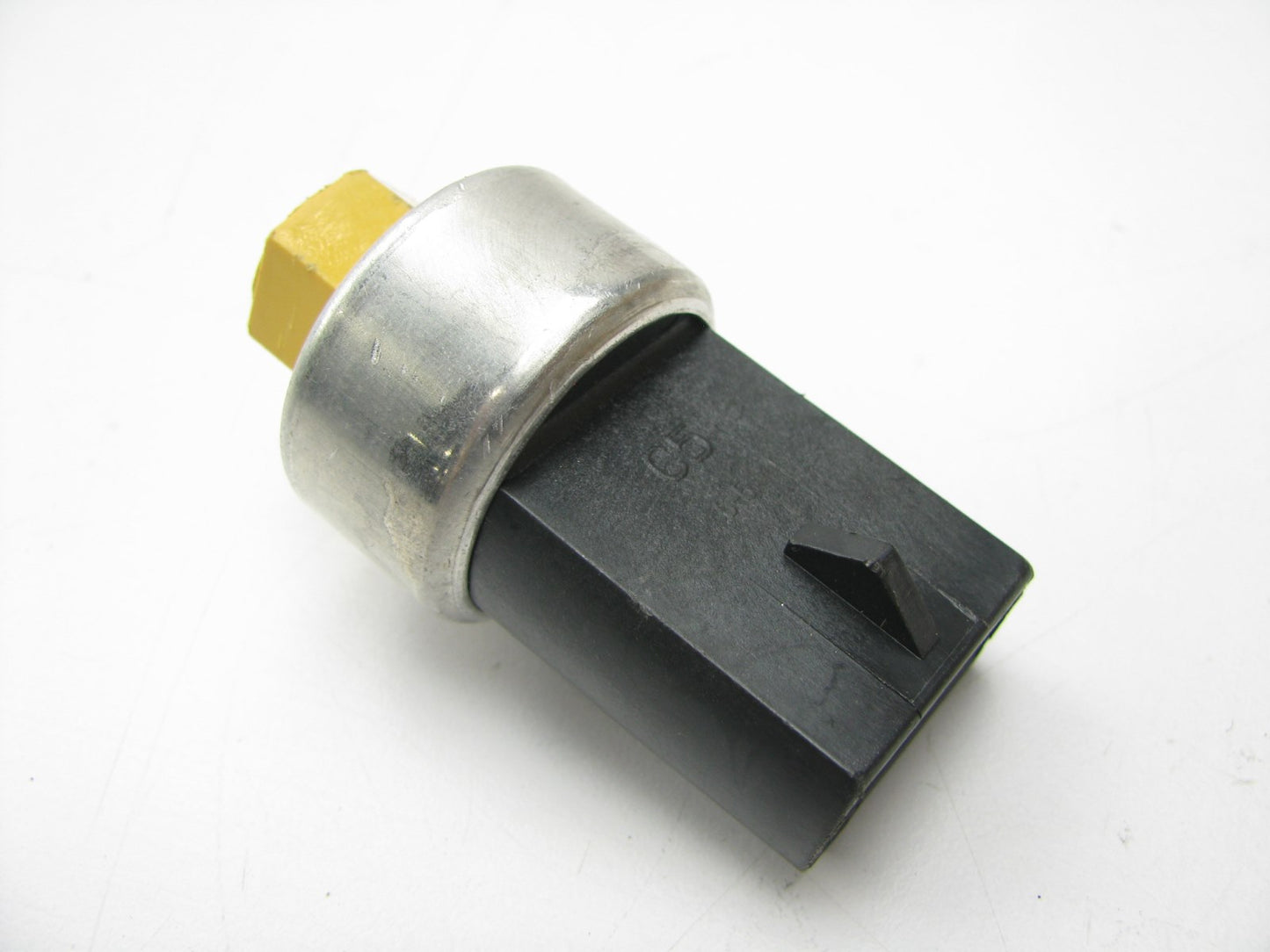 NEW - OUT OF BOX - OEM Ford F3AH-19E561-AA A/C Cycling Pressure Switch