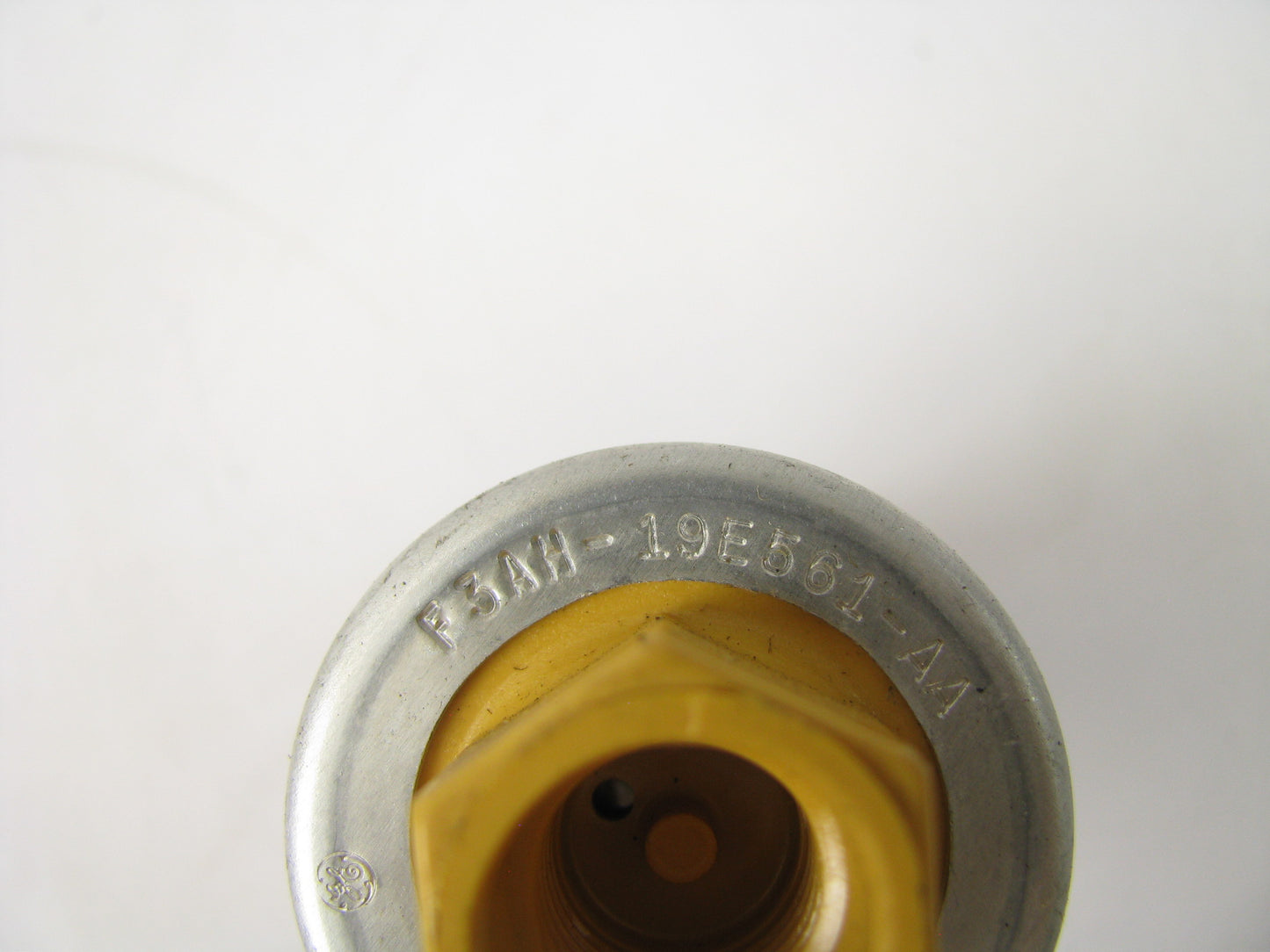 NEW - OUT OF BOX - OEM Ford F3AH-19E561-AA A/C Cycling Pressure Switch