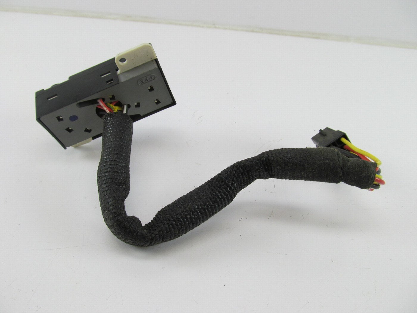 NEW - OUT OF BOX - OEM FORD F3DB-14A701-AA Drivers Power Seat Control Switch