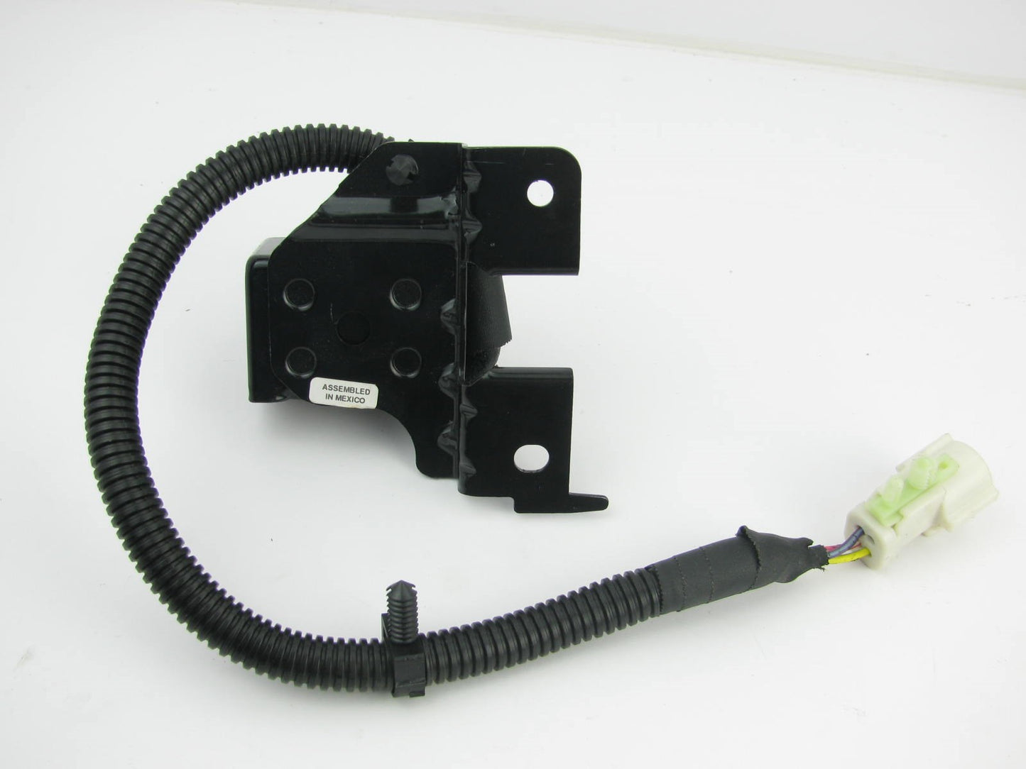 NEW - OUT OF BOX - OEM Ford SRS Crash Sensor F3LB-14B005-AE  FRONT LEFT
