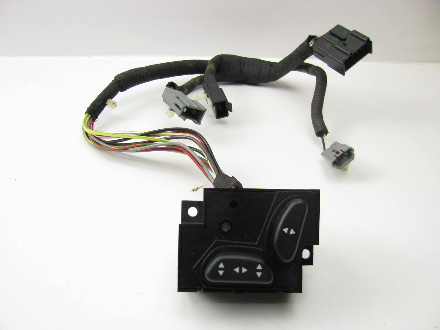 NEW - OUT OF BOX - OEM Ford F3LB-14B709-AF Left Drivers Side Seat Adjust Switch