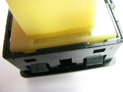 NEW - OUT OF BOX - OEM FORD F3LB-17B676-AA Power Mirror Switch - F3LY-17B676-A