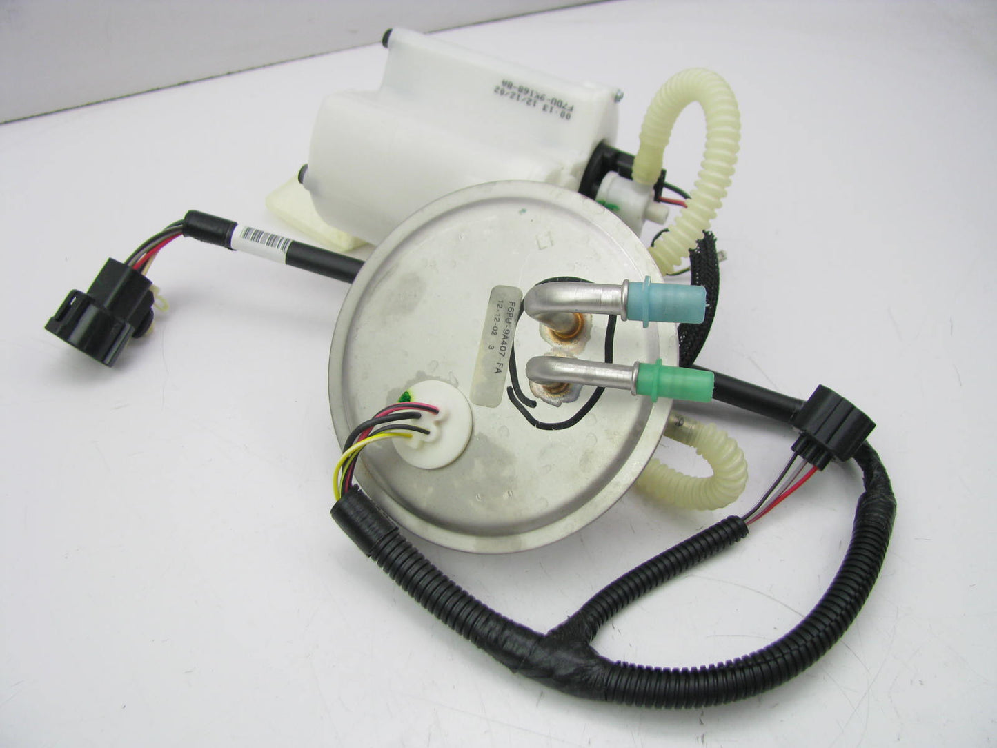 NEW - OUT OF BOX FORD F3PU-9A407-FA Electric Fuel Pump Module 1996 Taurus 3.0L
