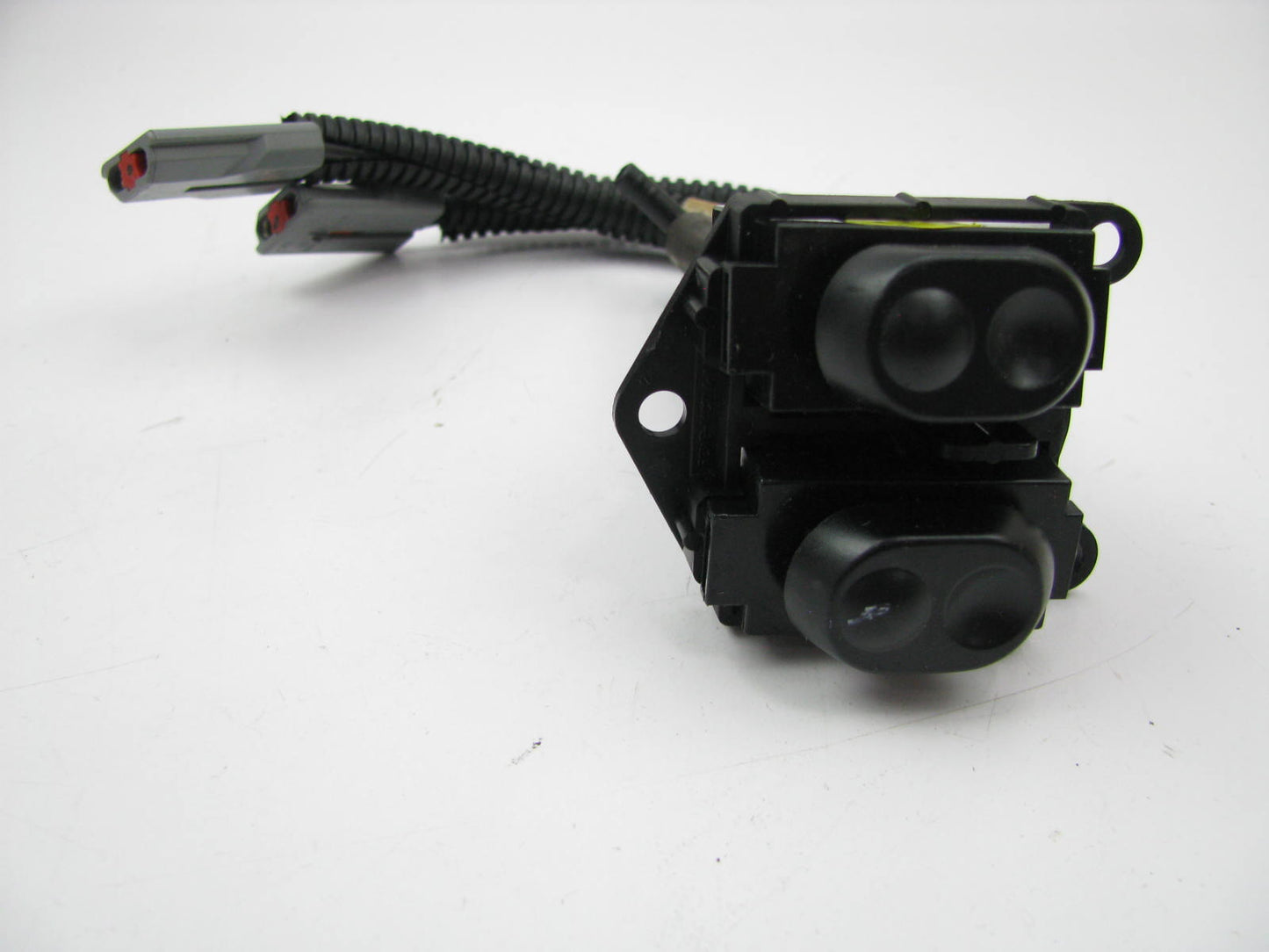 NEW - OUT OF BOX F3SB-14B722-AA Right Seat Lumbar Switch 1993-1997 Thunderbird