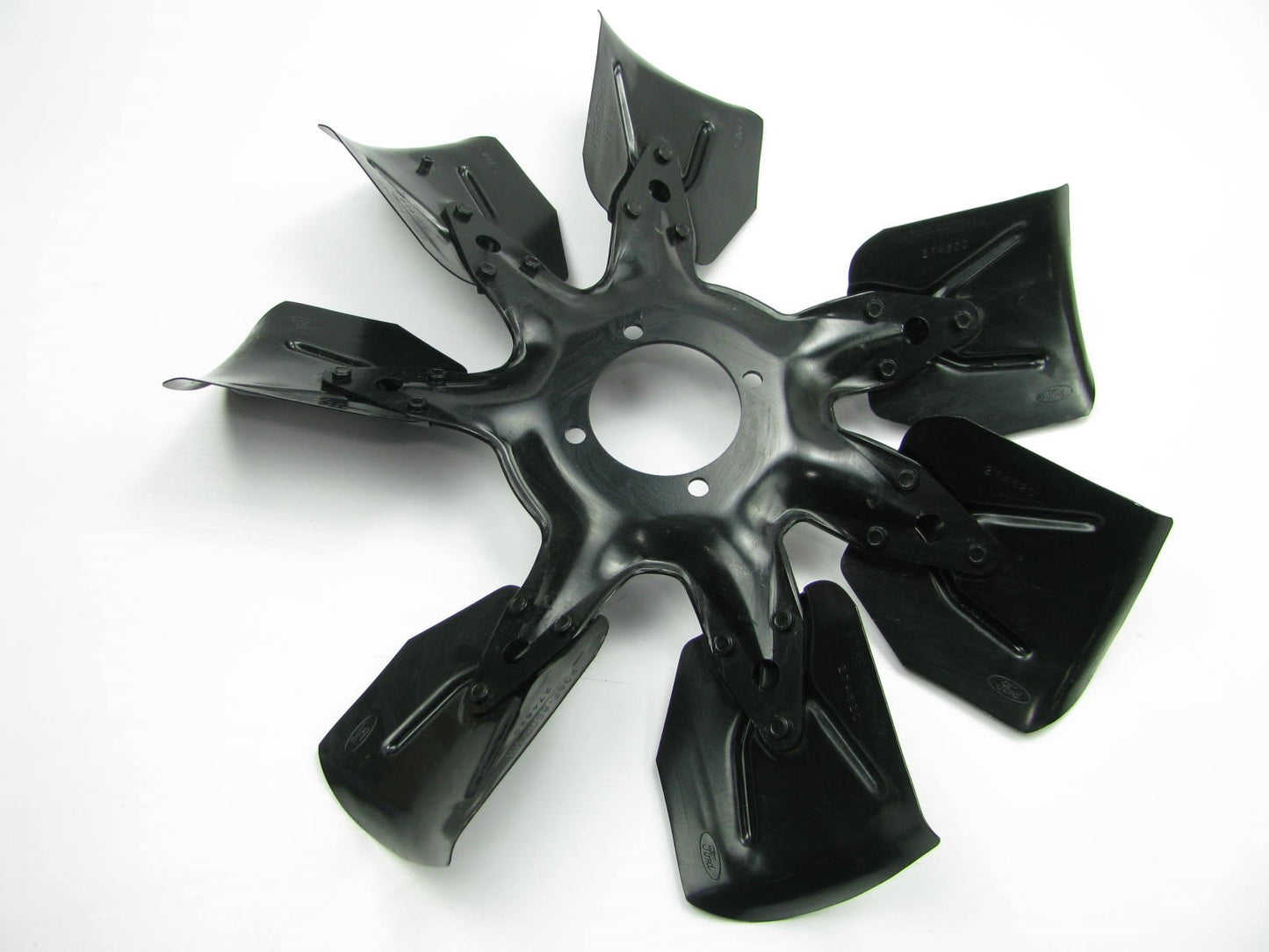 NEW - OUT OF BOX - OEM Ford F3SE-8600-AA Cooling Fan 1991-93 Thunderbird 5.0L V8