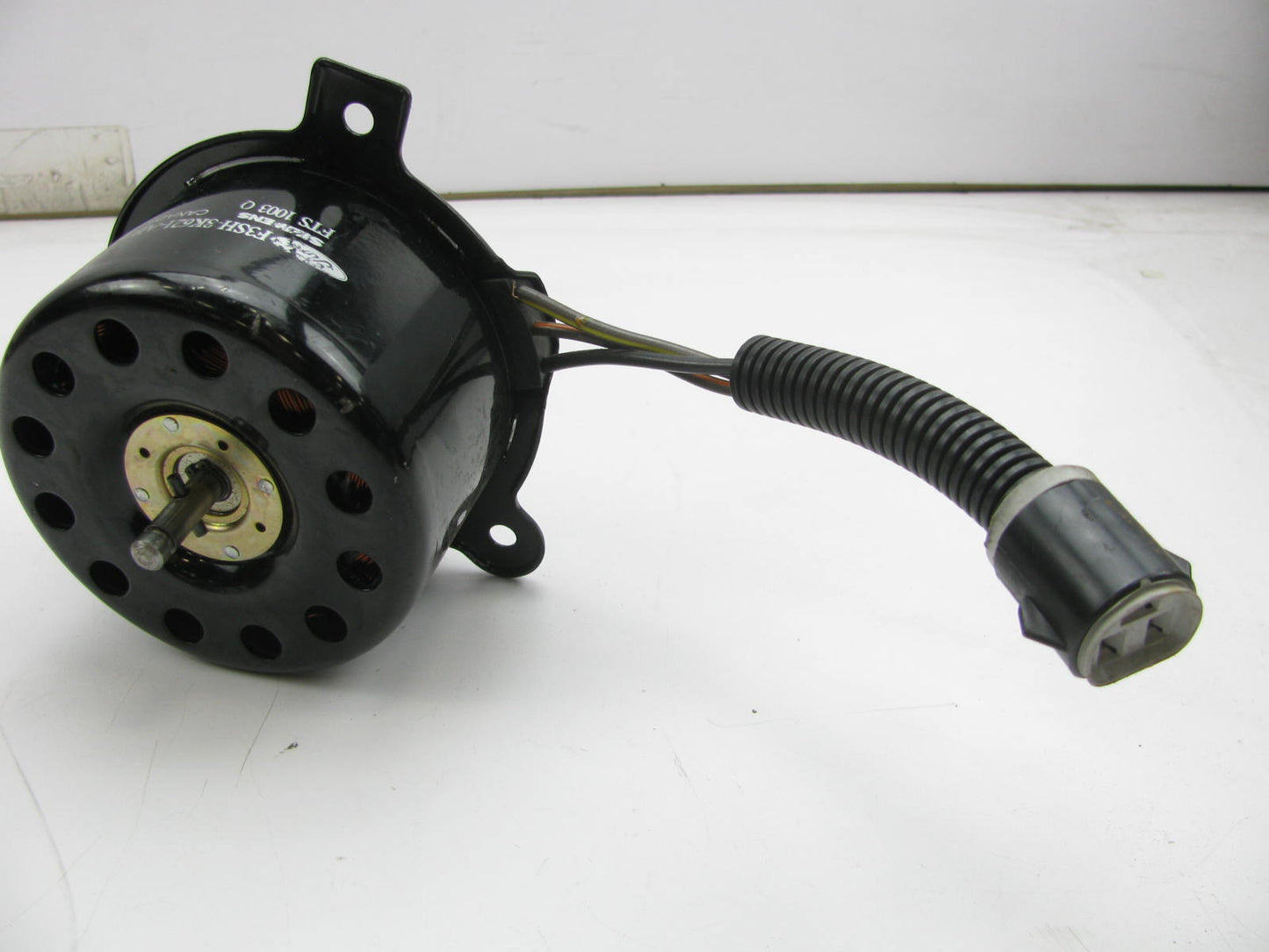 NEW - OUT OF BOX F3SH-8K621-AB Radiator Fan Motor 1993 Ford Thunderbird 3.8L SC