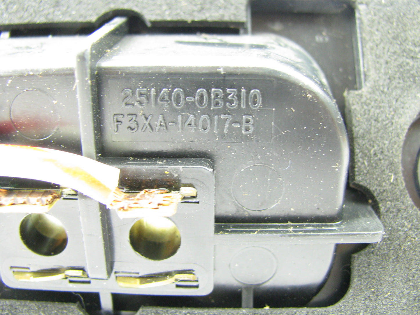 NEW - OUT OF BOX F3XA-14017-B Sliding Door Lock Switch 1993-02 Mercury Villager