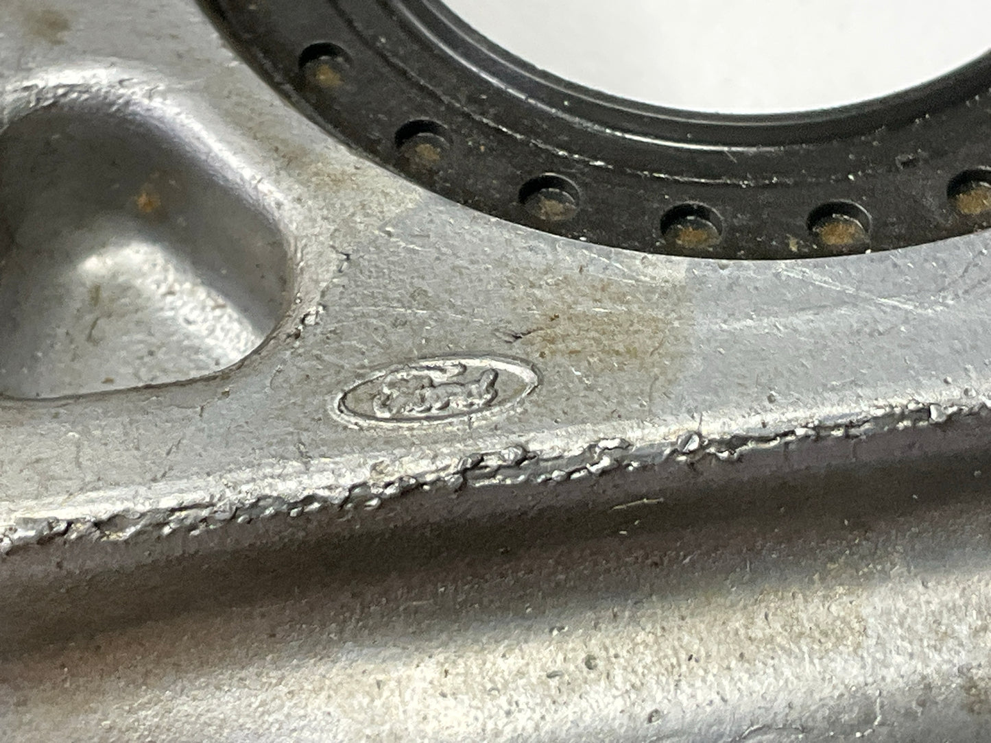NEW - UNBOXED FORD F43E-6B293-BB Rear Crankshaft Retainer 1995-03 2.5L 3.0L-V6