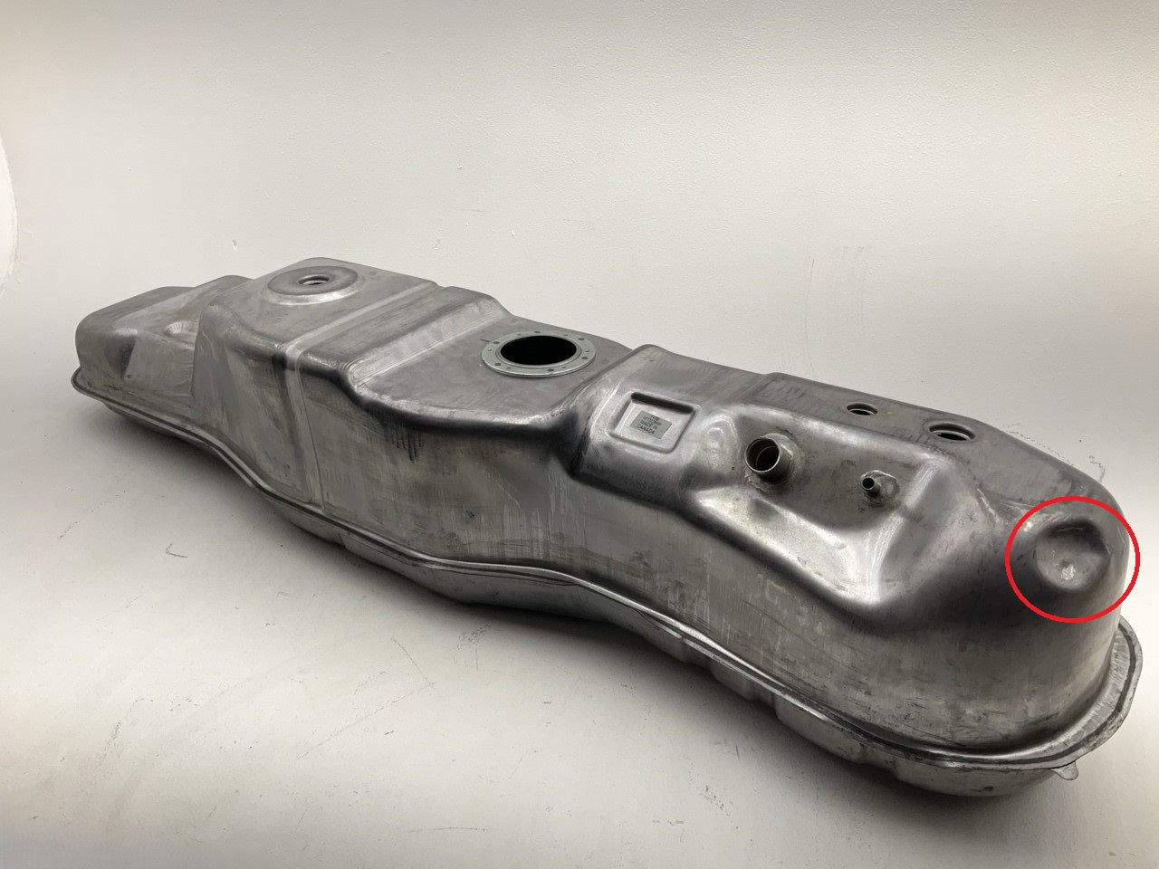 Has A Dent - See Photos F45B 30.5 Gallon Fuel Gas Tank