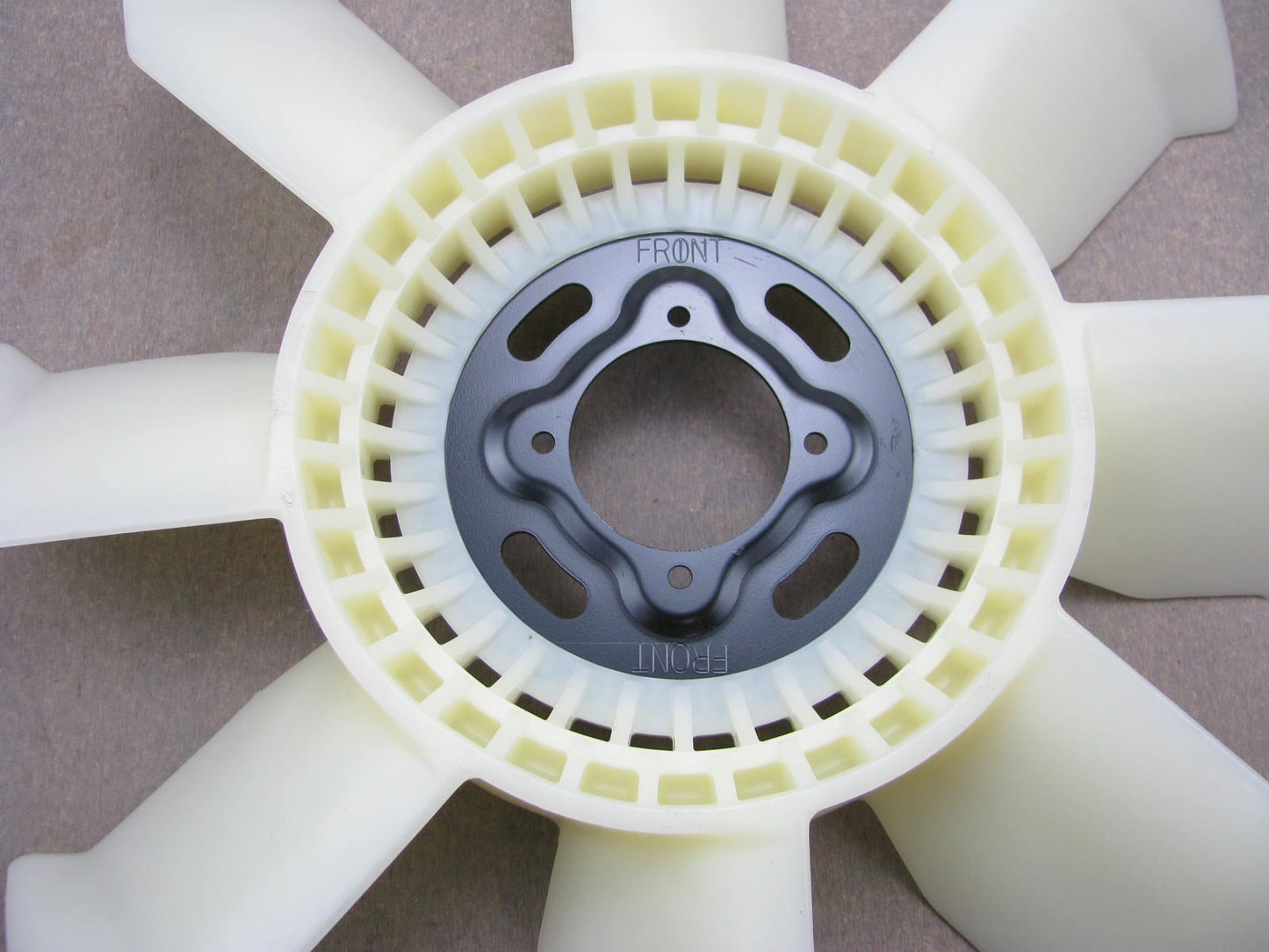 NEW - OUT OF BOX - OEM Ford F4AE-8600-AA Cooling Fan Blade
