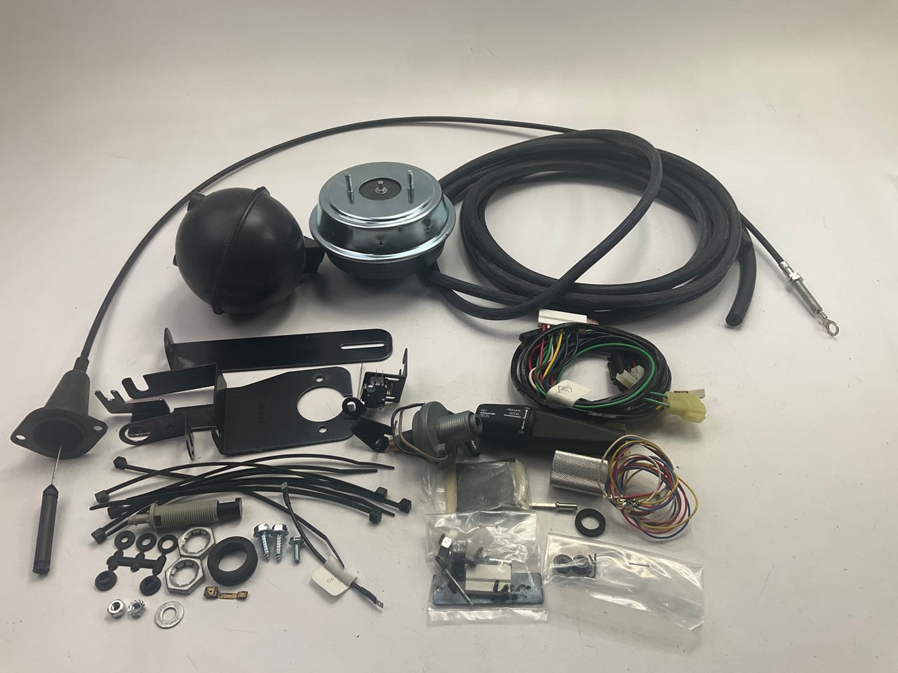 NOS OEM Ford  F4BZ-9A818-A Cruise Control Add-on Install Kit - 1994 Festiva