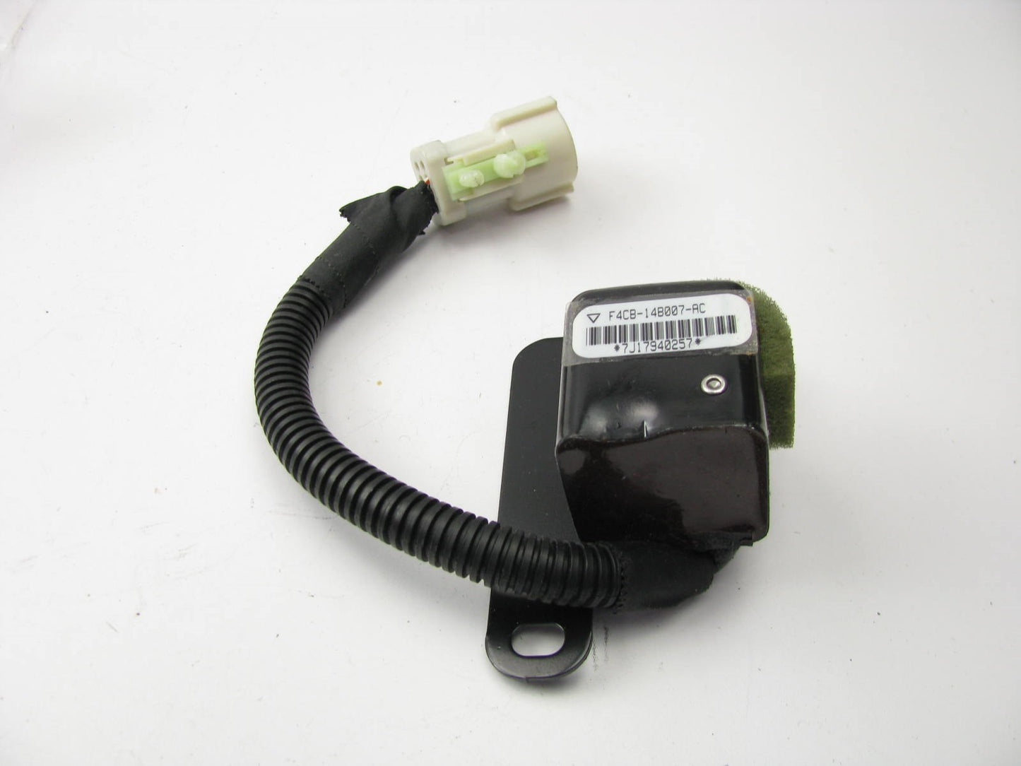 NEW - OUT OF BOX - OEM Ford F4CB-14B007-AC SRS Impact Sensor