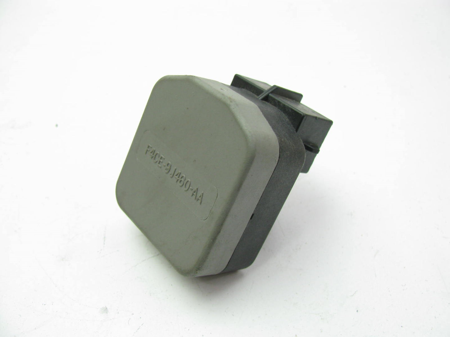 NEW OUT OF BOX  OEM Ford F4CE-9J460-AA EGR Pressure Feedback Sensor 94-96 Escort