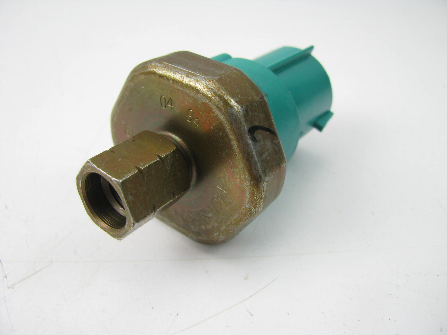 NEW - OUT OF BOX Ford F4CH-19D594-AA 4-Pin A/C Compressor Cutoff Pressure Switch