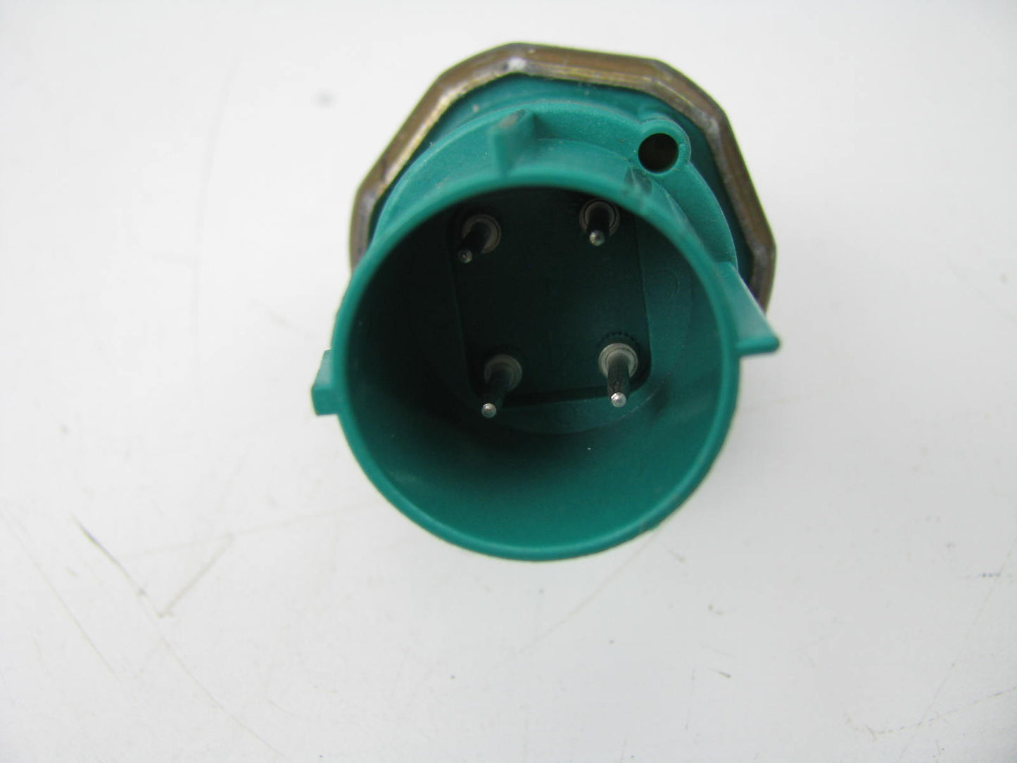 NEW - OUT OF BOX Ford F4CH-19D594-AA 4-Pin A/C Compressor Cutoff Pressure Switch