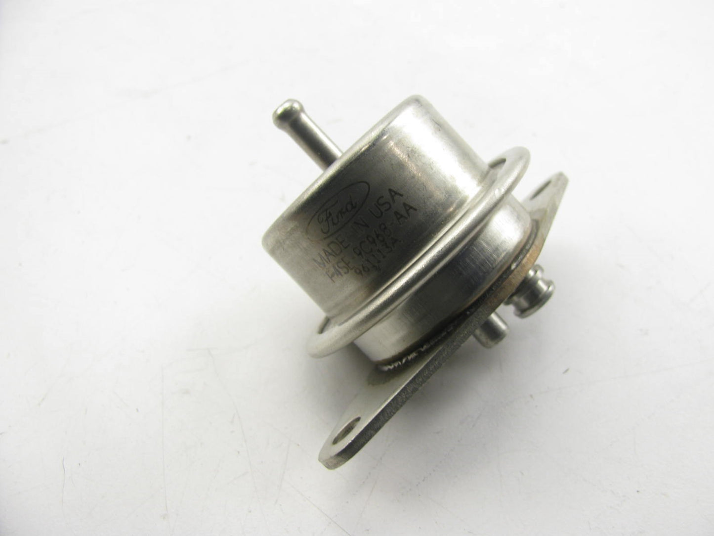 NEW - OUT OF BOX - OEM FORD F4SE-9C968-AA Fuel Pressure Regulator