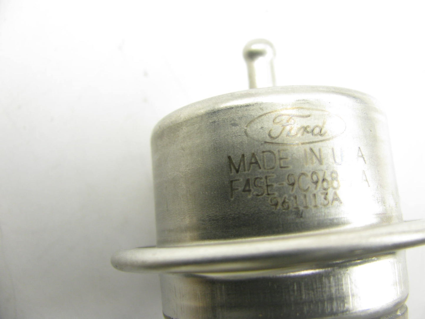 NEW - OUT OF BOX - OEM FORD F4SE-9C968-AA Fuel Pressure Regulator