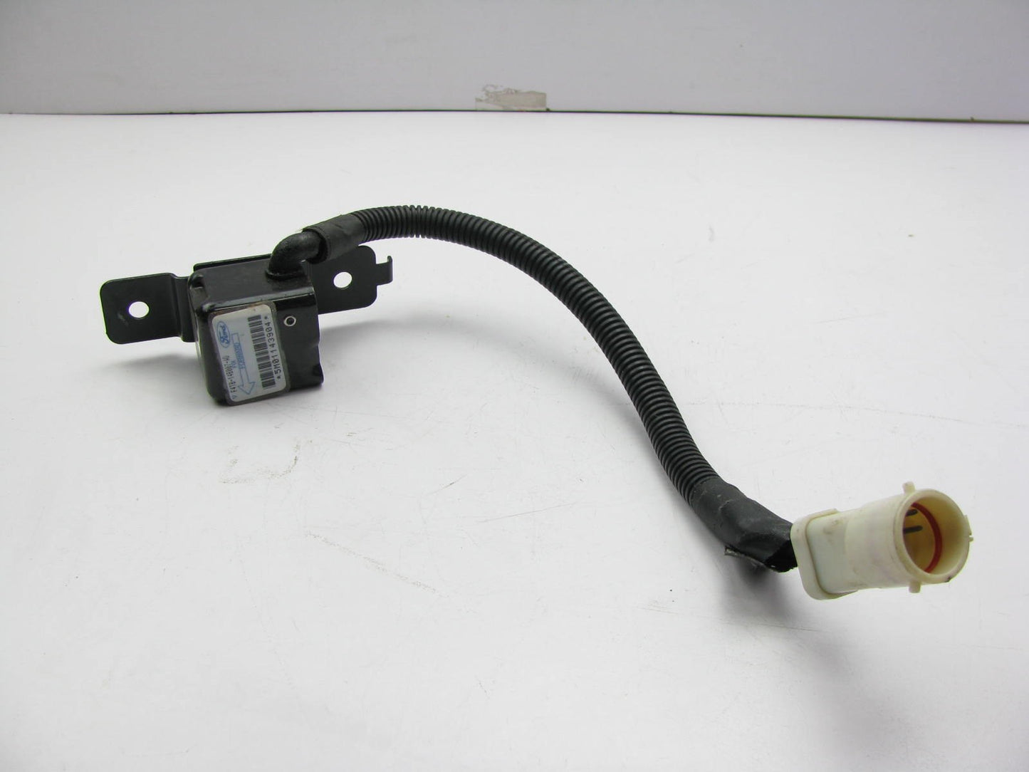 NEW - OUT OF BOX F4TB-14B007-AD Rear SRS Crash Sensor 1994 Bronco F-150