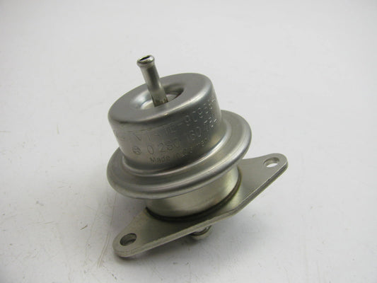 New OUT OF BOX OEM Ford Fuel Pressure Regulator F4TE-9C968-AA BOSCH # 0280160754