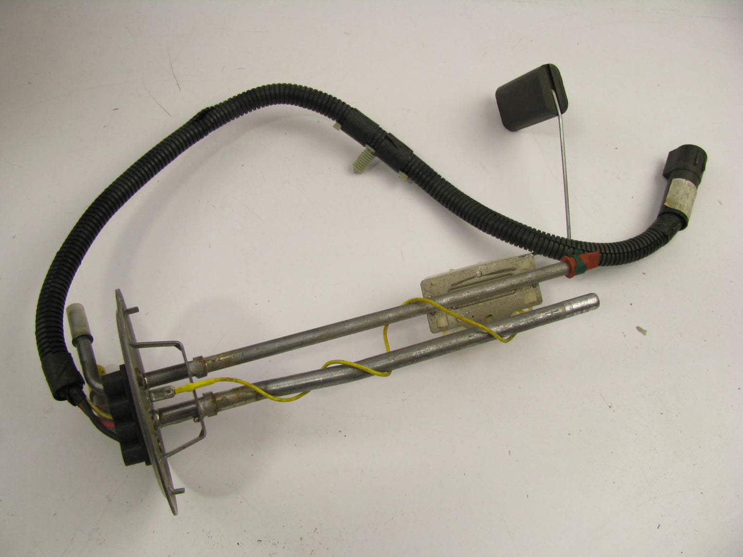 NEW - OUT OF BOX FORD F4TU-9275-BA Fuel Level Sender 1994 F250 F350 7.3L Midship