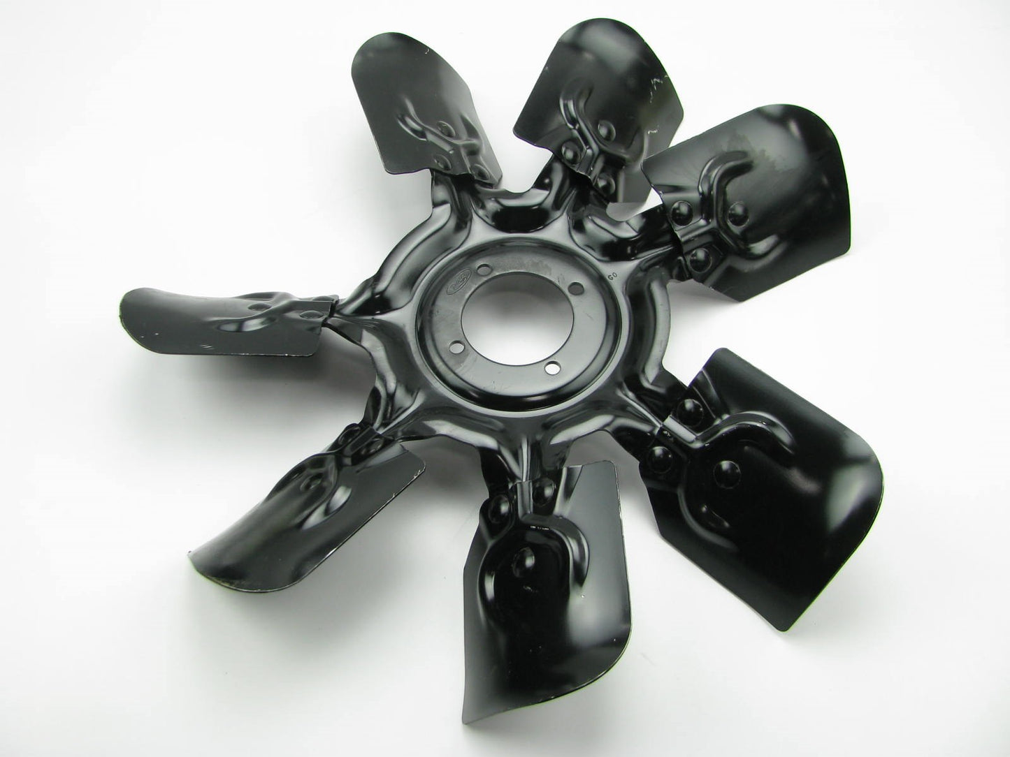 NEW - OUT OF BOX - 1994 Ford Truck 5.0L F4UA-CD Fan Blade 7-blades 18.25 Inches