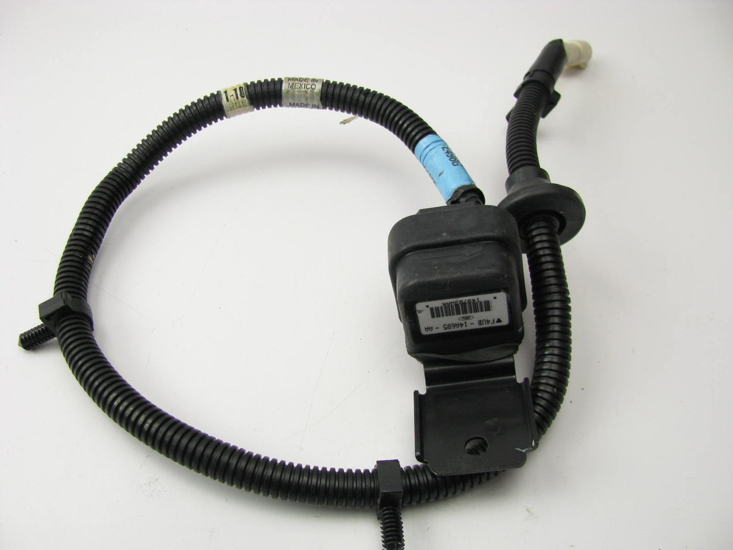 NEW - OUT OF BOX  OEM FORD F4UB-14A685-AA Front Right Side SRS Crash Sensor