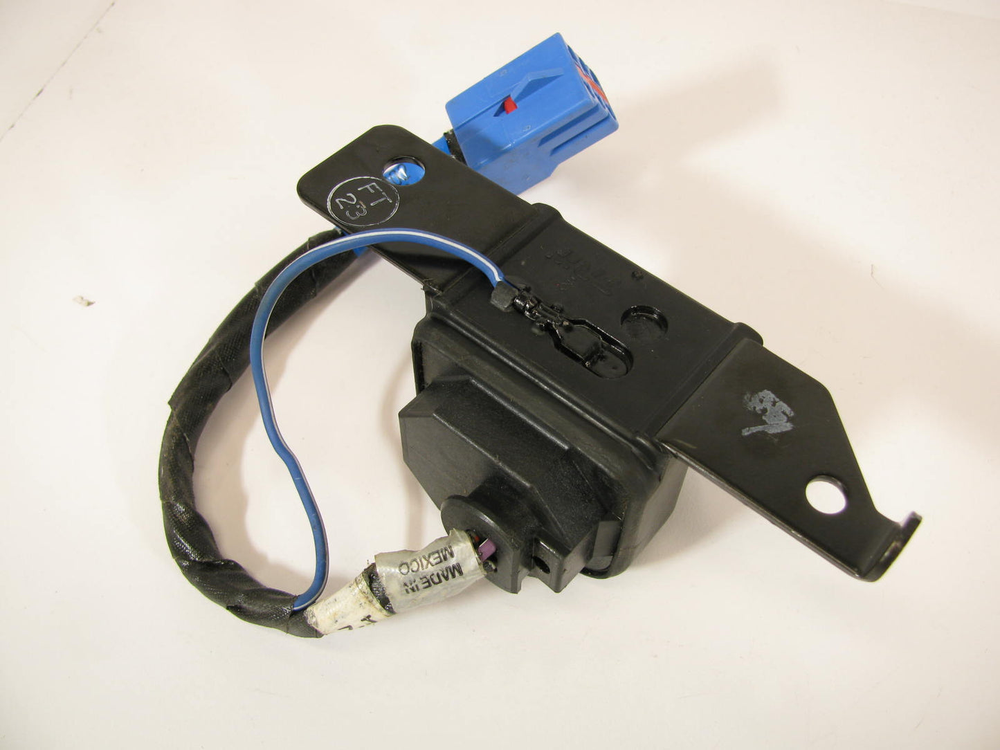 NEW - OUT OF BOX - OEM Ford F4UB-14A686-AA FRONT LEFT Crash Sensor