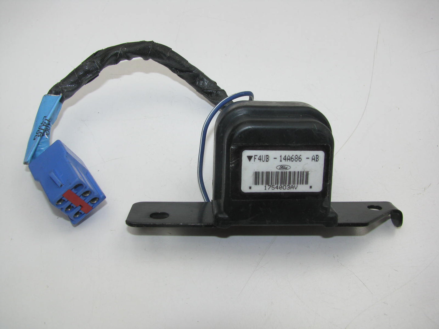 NEW - OUT OF BOX F4UB-14A686-AB Front Left SRS Crash Sensor 92-94 Ford E150