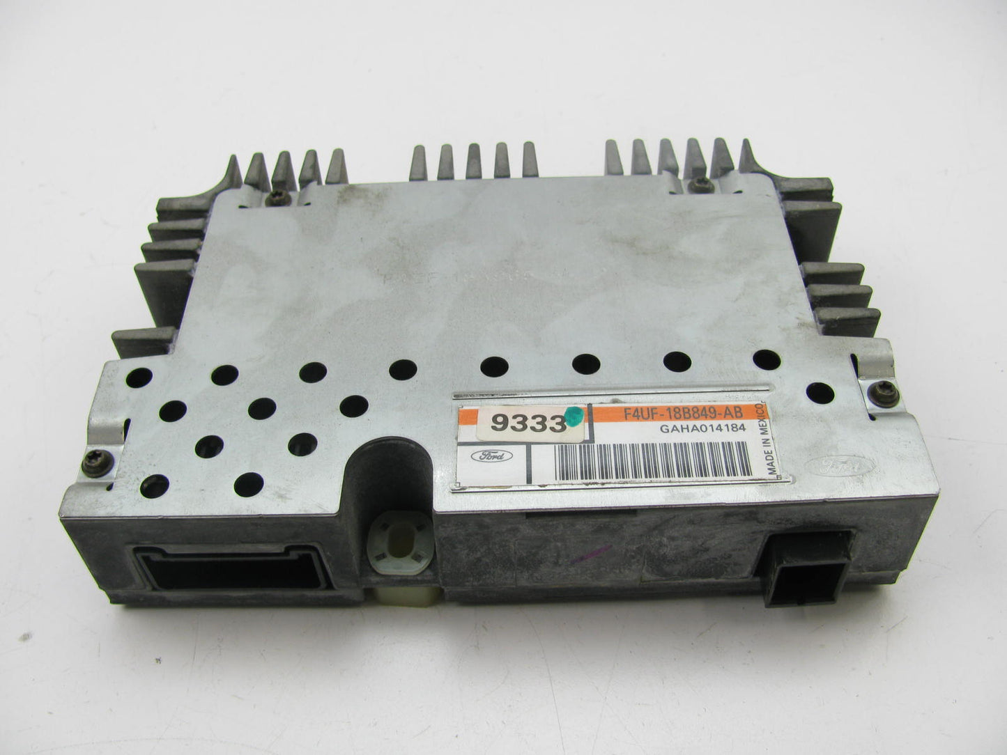 NEW - OUT OF BOX - OEM Ford F4UF-18B849-AB Radio Amplifier