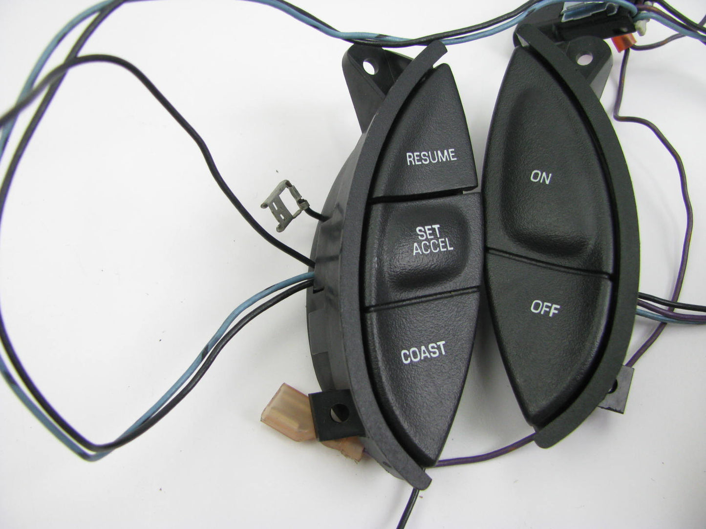 NEW - OUT OF BOX - OEM FORD F4ZC-9D780-AA Cruise Control Switch 1995-04 Mustang