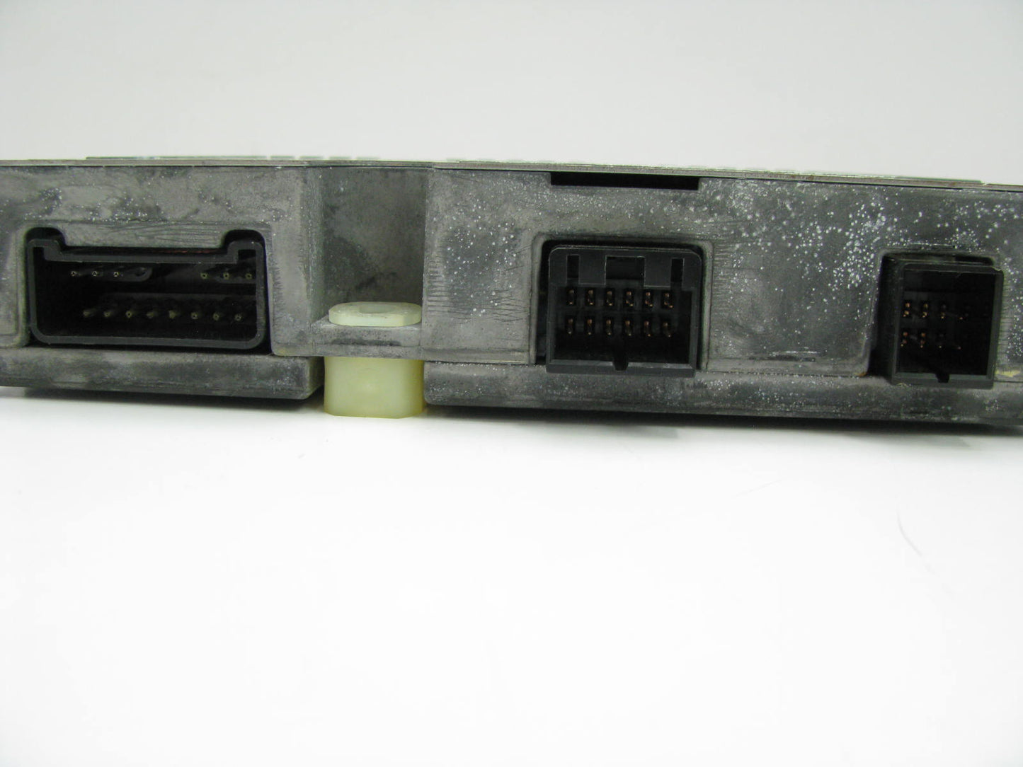 NEW OUT OF BOX OEM Ford AM/FM Radio Speaker Amplifer 94-00 Mustang F4ZF-18T805-B