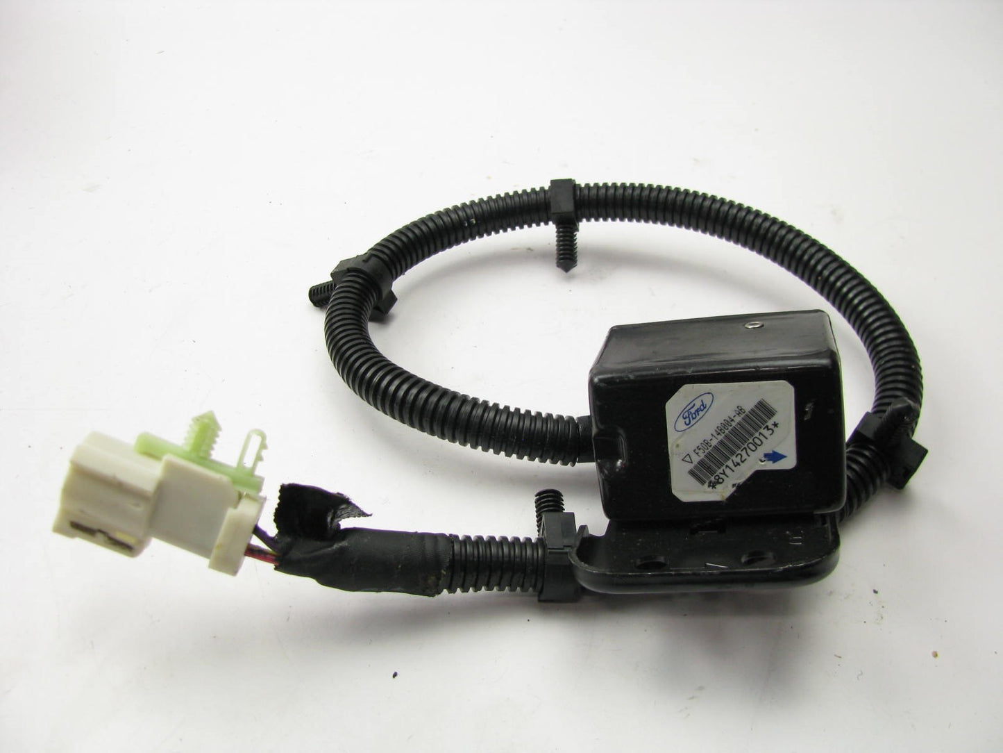 NEW - OUT OF BOX OEM Ford Front Right SRS Crash Sensor 95-97 Continental 4.6L