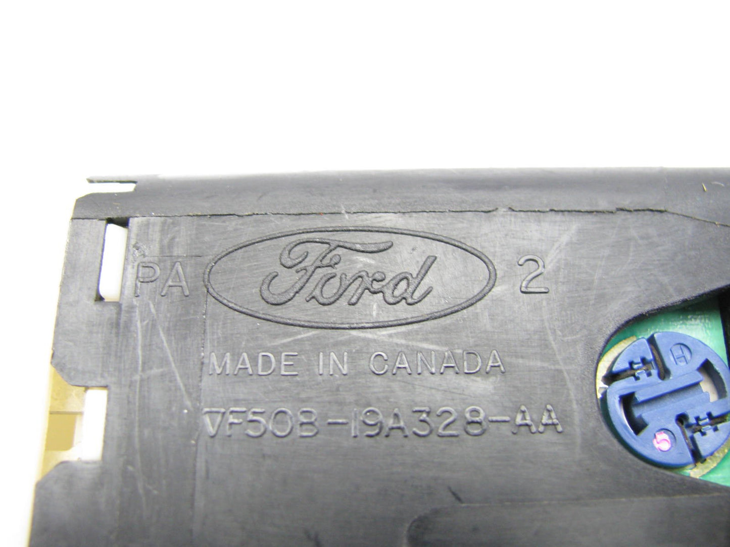 NEW - OUT OF BOX - Ford F50B-19A328-AA Rear Defroster Switch 95-97 Continental