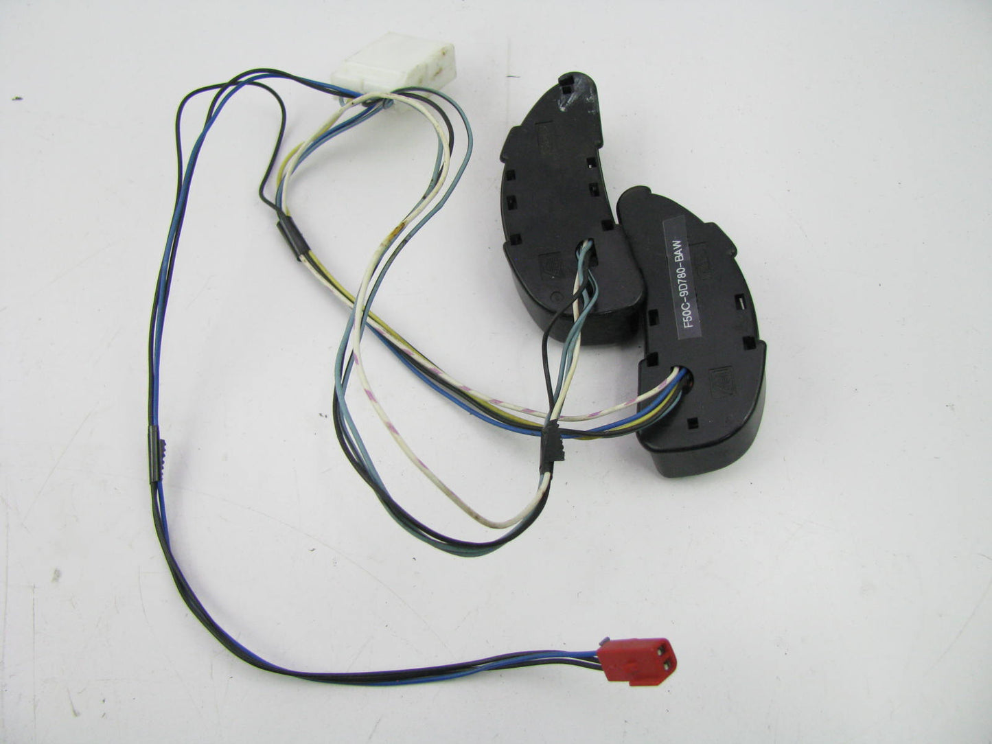 NEW - OUT OF BOX FORD F50C-9D780-BAW Cruise Control Switch 1995-96 Continental