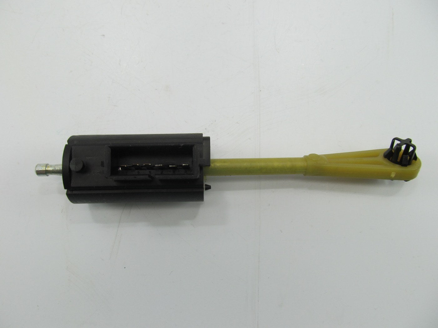 NEW - OUT OF BOX OEM F57B-11A152-AA Cruise Control Clutch Release Safety Switch