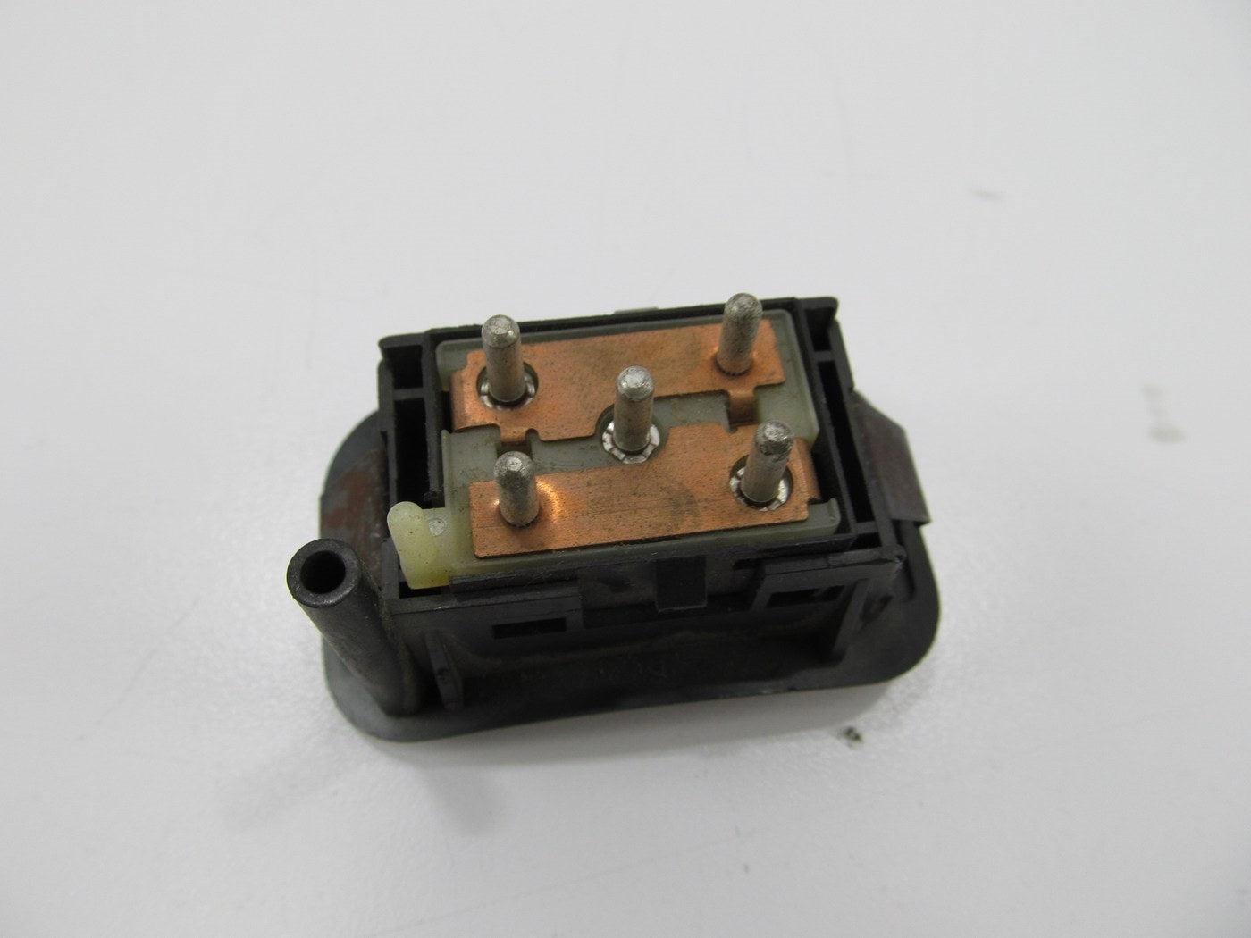 NEW UNBOXED OEM Ford F57B-14507-ACW Front Right Passengers Power Window Switch