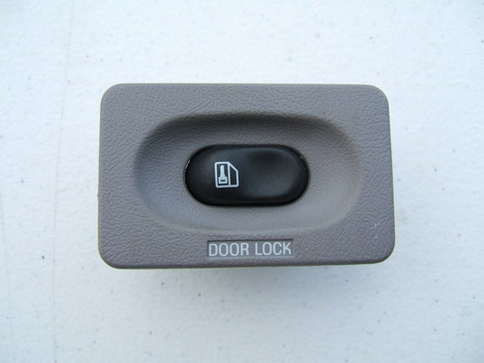 NEW - OUT OF BOX FORD F57B-14B162-AAW Liftgate Power Lock Switch 95-01 Explorer