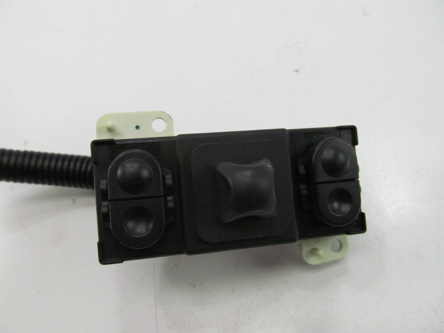 NEW OUT OF BOX - OEM Ford F57B-14B709-AB FRONT LEFT Power Adjust Switch