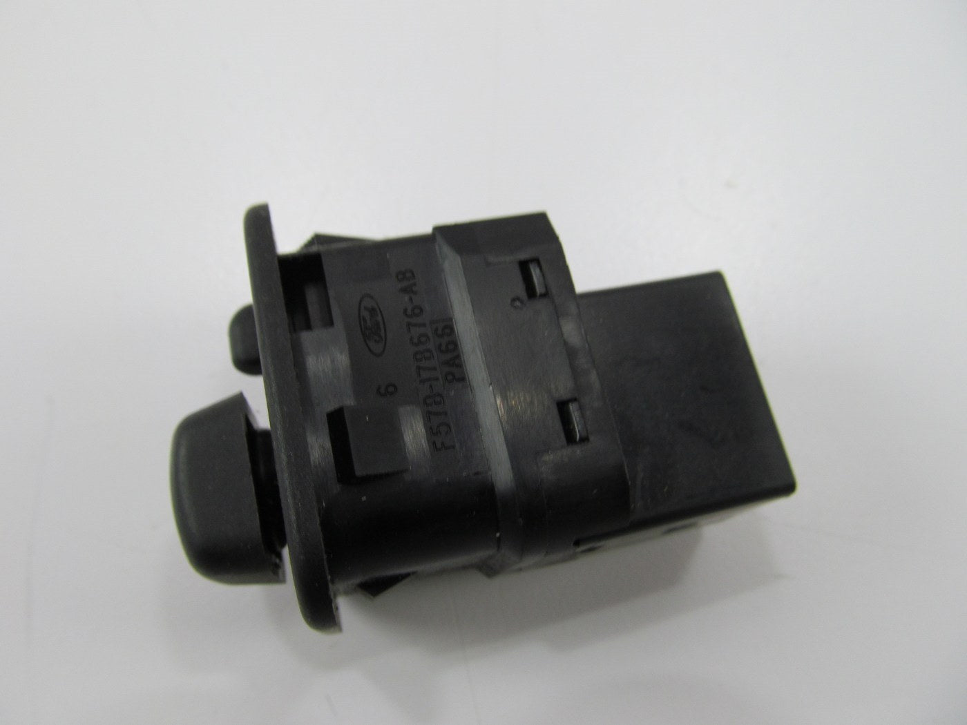NEW - OUT OF BOX - OEM Ford F57B-17B676-AB Mirror Adjust Switch