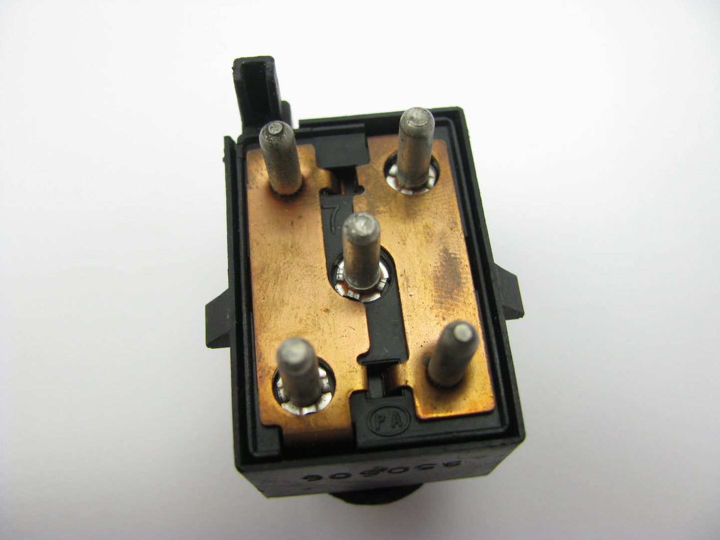 NEW - OUT OF BOX - 1995-97 Ford Windstar Power Door Lock Switch F58B-14017-BA