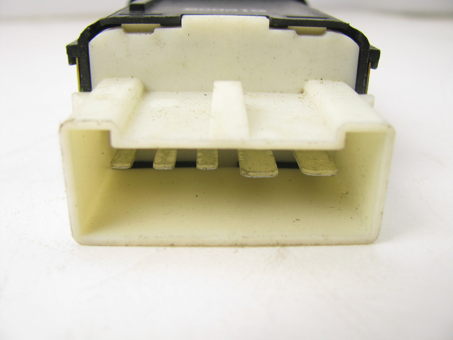 NEW - OUT OF BOX F58B-18C621-BAW Rear Defrost Defogger Switch 1995-98 Windstar