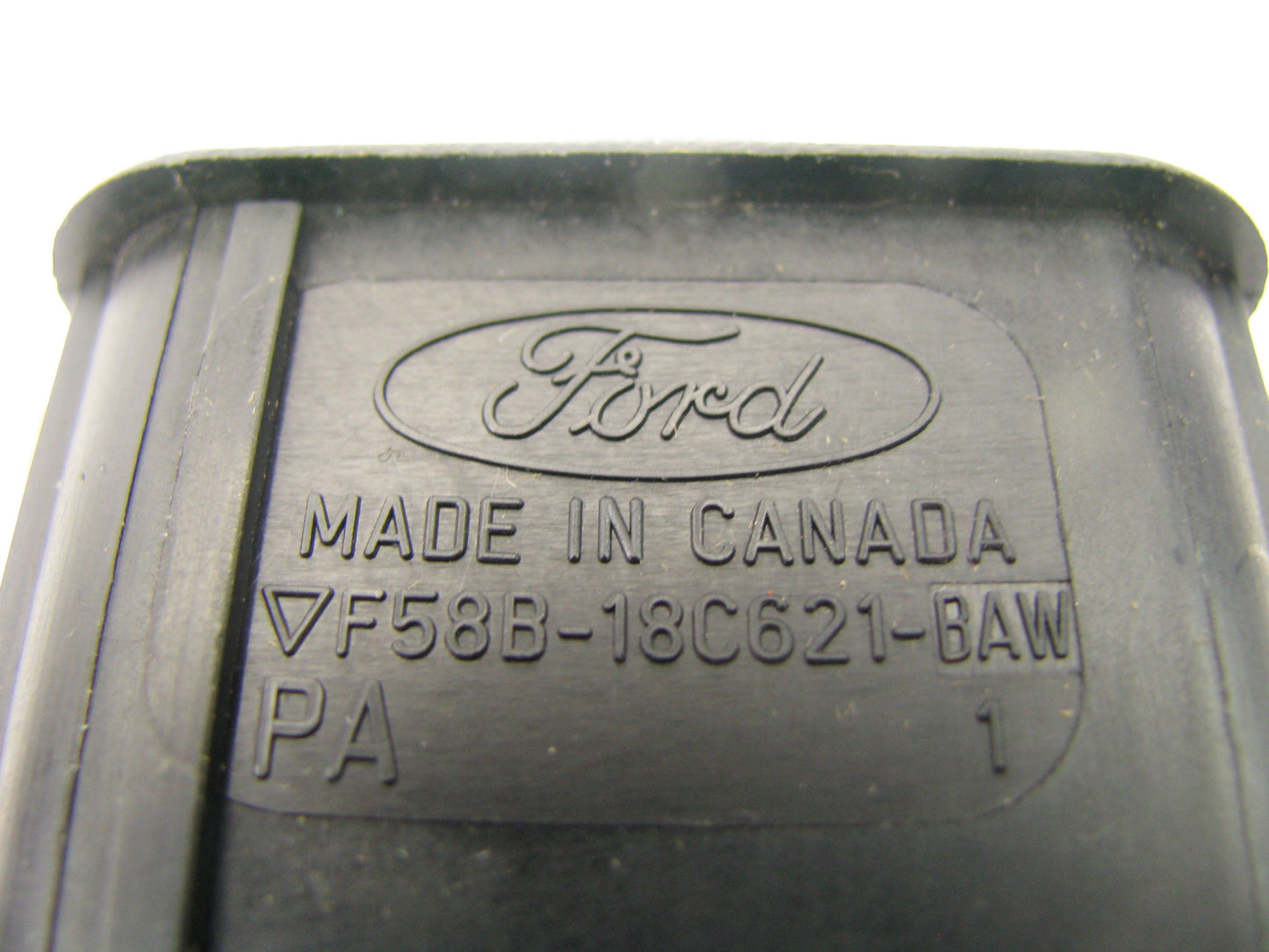 NEW - OUT OF BOX F58B-18C621-BAW Rear Defrost Defogger Switch 1995-98 Windstar