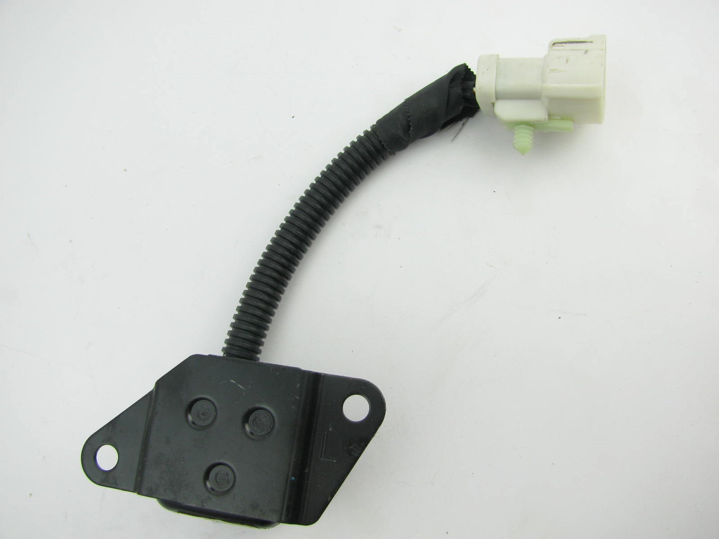 NEW - OUT OF BOX - FRONT LEFT OEM FORD SRS Crash Sensor F59B-14B005-AA