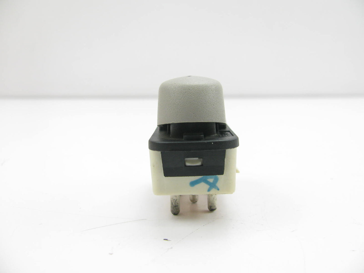 NEW - OUT OF BOX - OEM FORD F5AB-14529-AAW-GRAY Front Right Power Window Switch