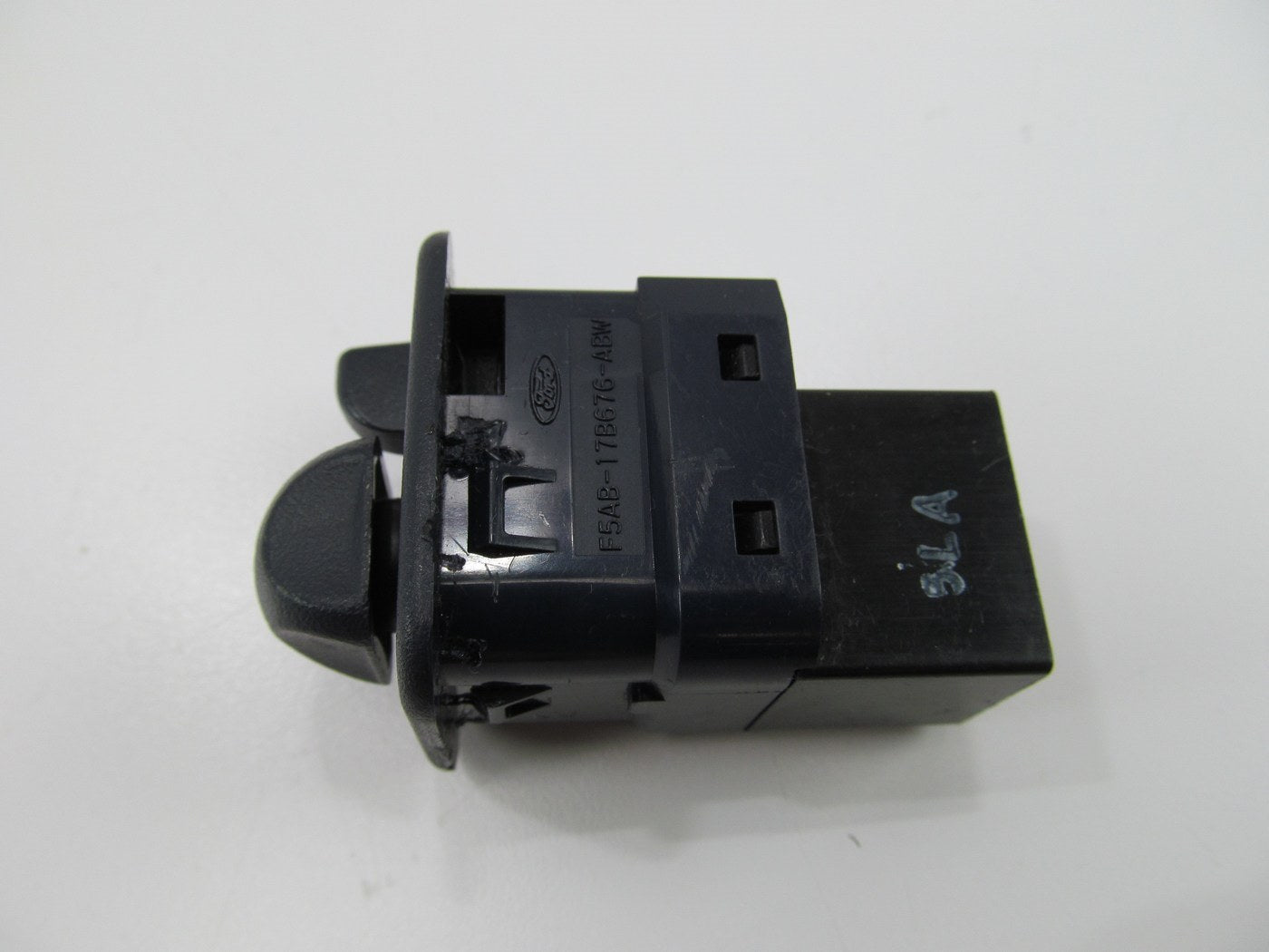 NEW UNBOXED OEM FORD DARK BLUE F5AB-17B676-ABW-BLUE Power Mirror Adjust Switch