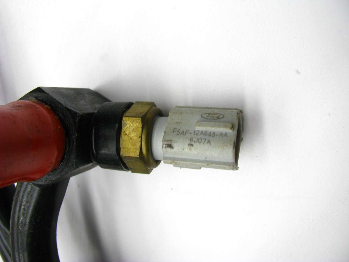 NEW UNBOXED OEM 96-97 Ford Explorer  302 5.0L V8 Coolant Crossover Tube + Sensor